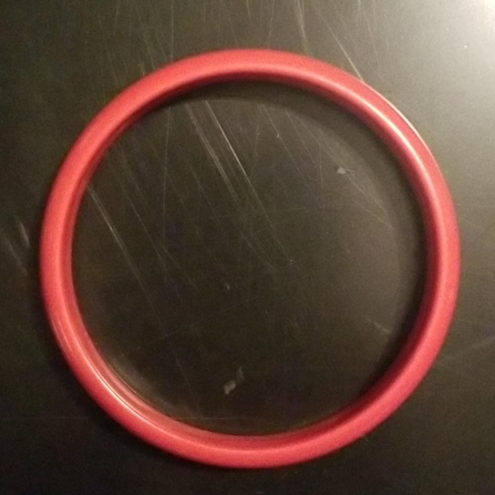 ☯️Red Skinny Bangle